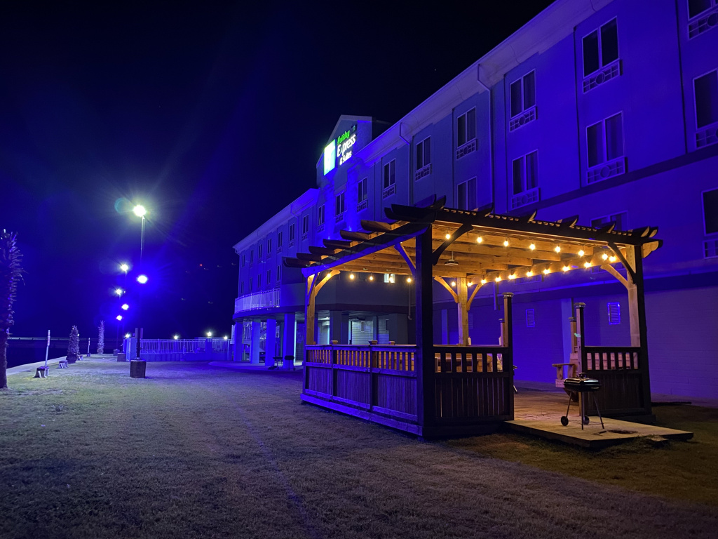 Holiday Inn Express & Suites Port Lavaca by IHG