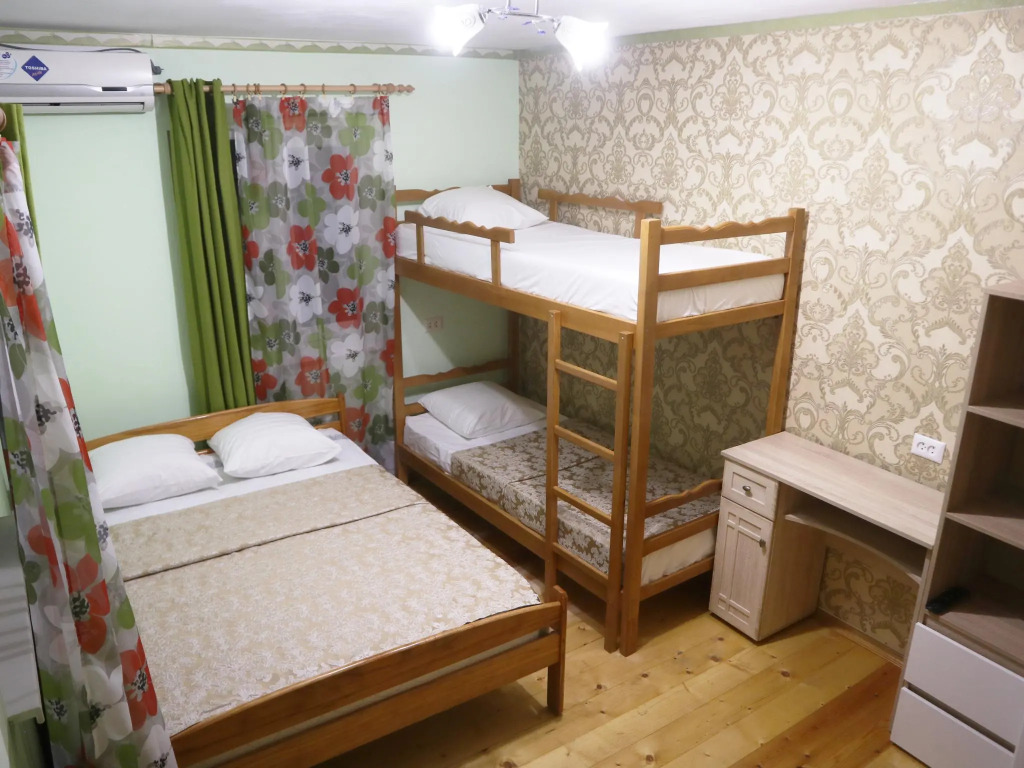 Четырёхместный семейный номер Standard в Белый ирис