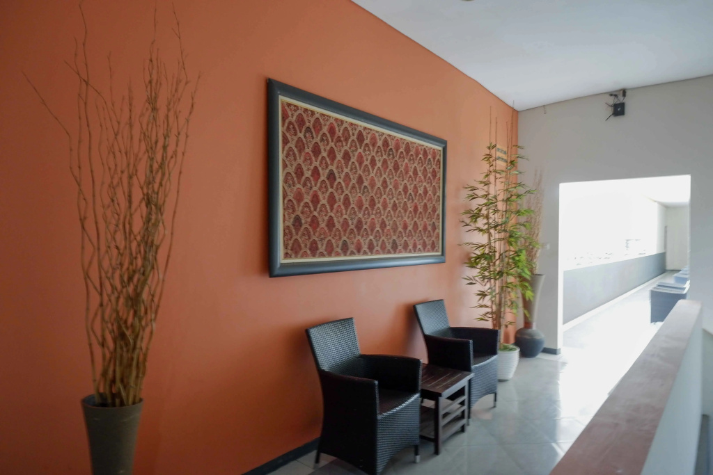 Lobby & Reception