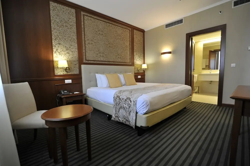 Holiday Inn Skopje by IHG - Chambres