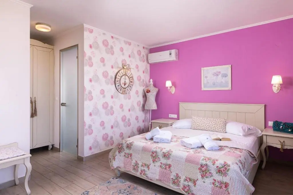 Deluxe Double room full double bed