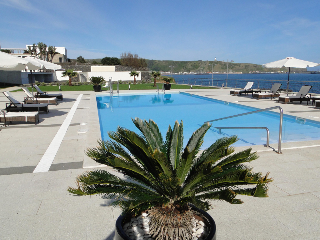 Beach & Waterfront