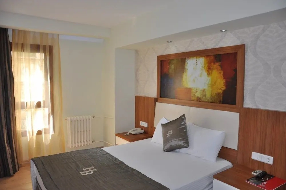 Standard Double room with garden view (full double bed)