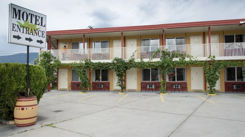 Maple Leaf Motel Inn Towne