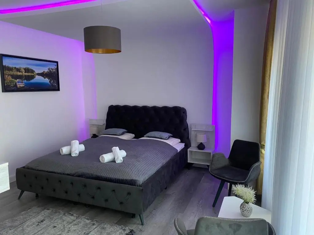 Standard Double room with balcony (full double bed)