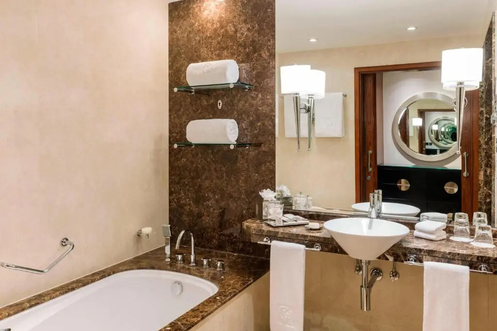Двухместный номер Deluxe (двуспальная кровать) в Grosvenor House, a Luxury Collection Hotel, Dubai