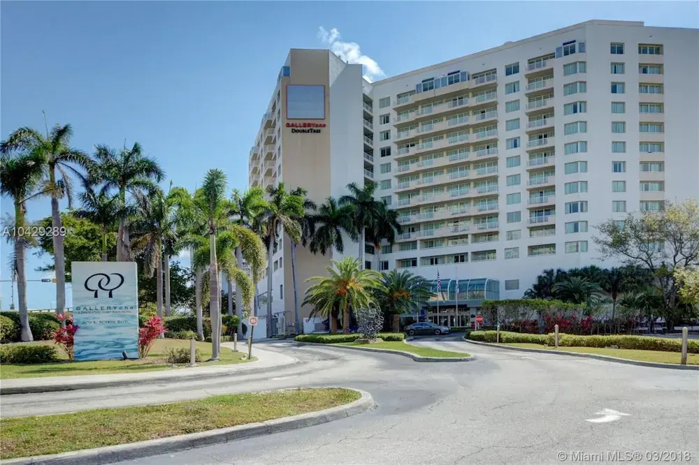 Beautiful GALLERYone Condo 1-1 6th FL