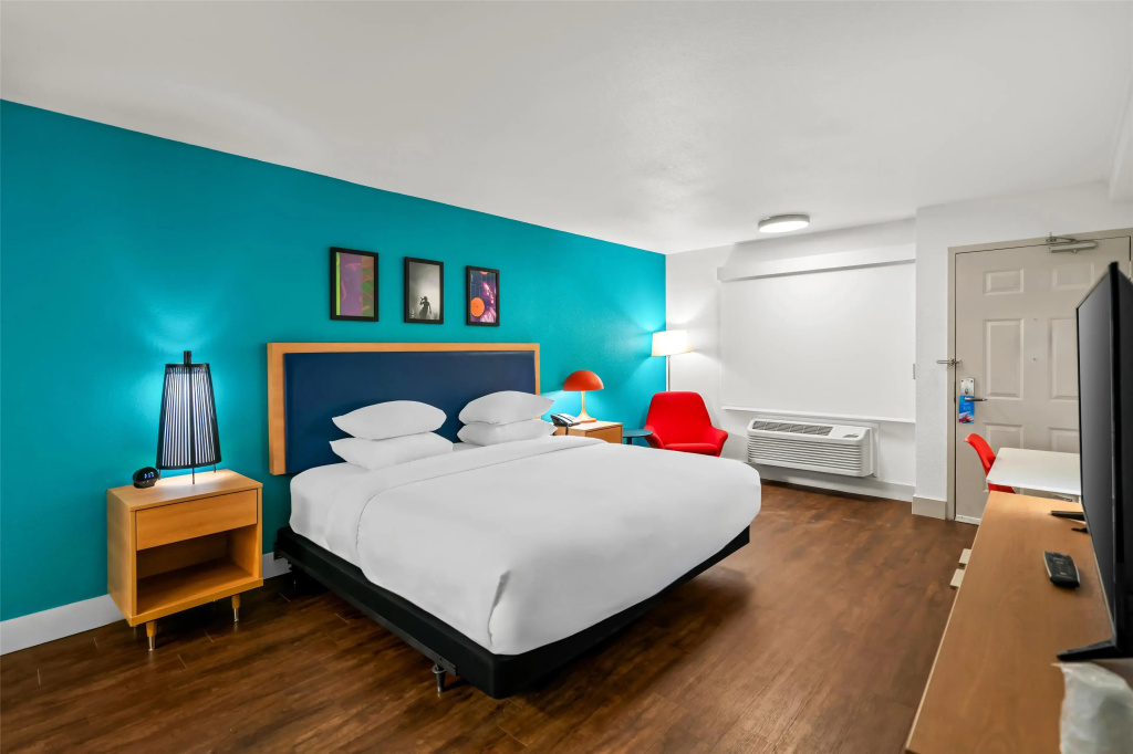 Standard Double room (full double bed)