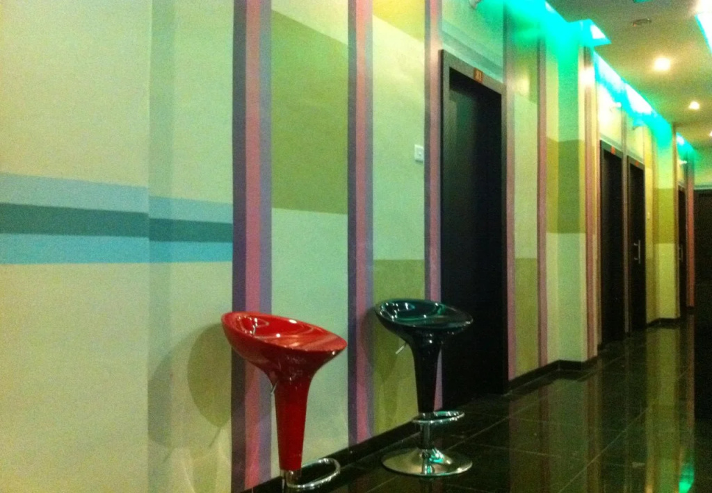 Food & Beverage