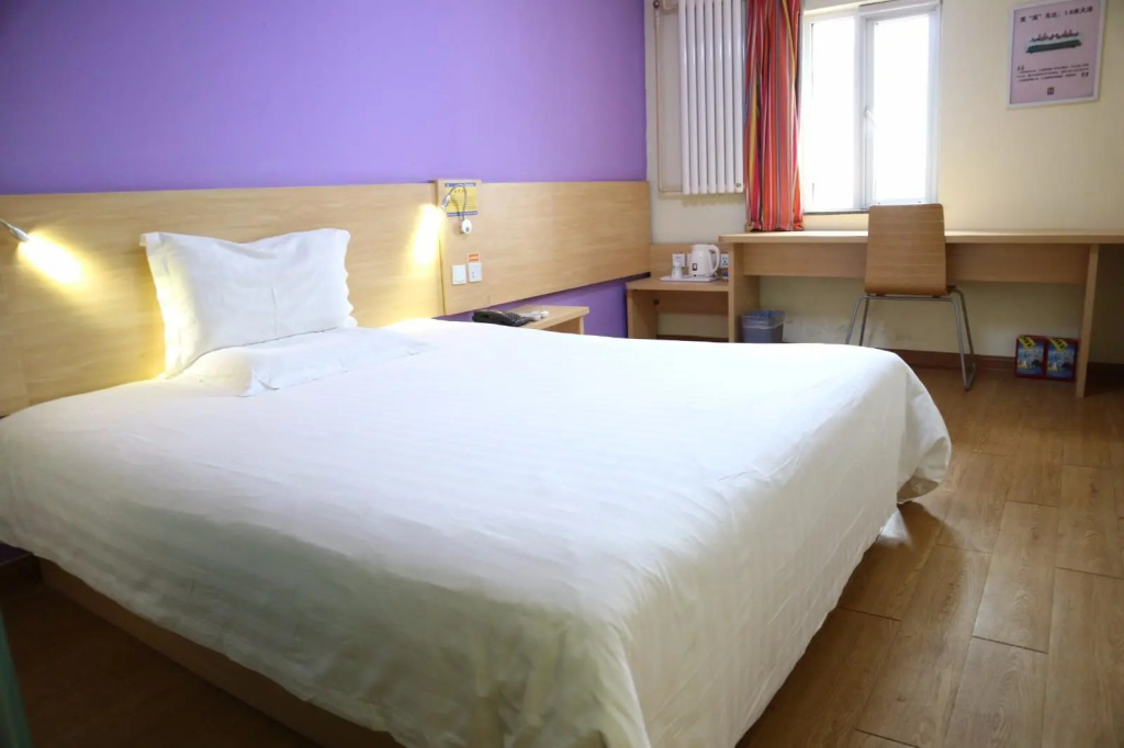 Business Double room (full double bed)