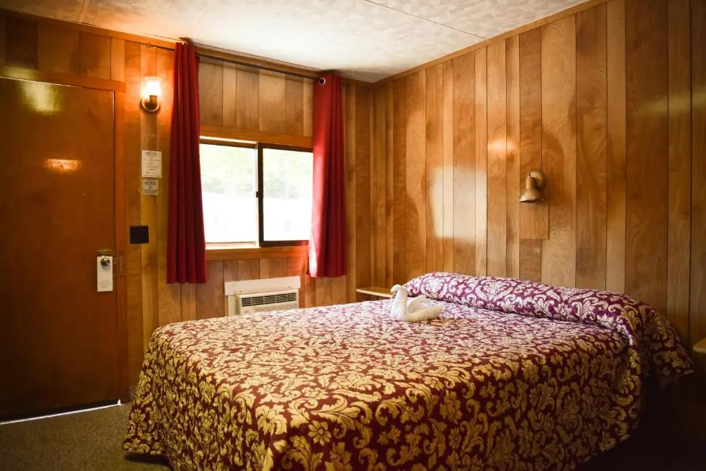 Standard Double room (full double bed)