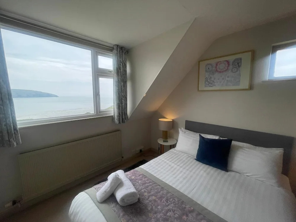Double Cottage with partial sea view (full double bed)