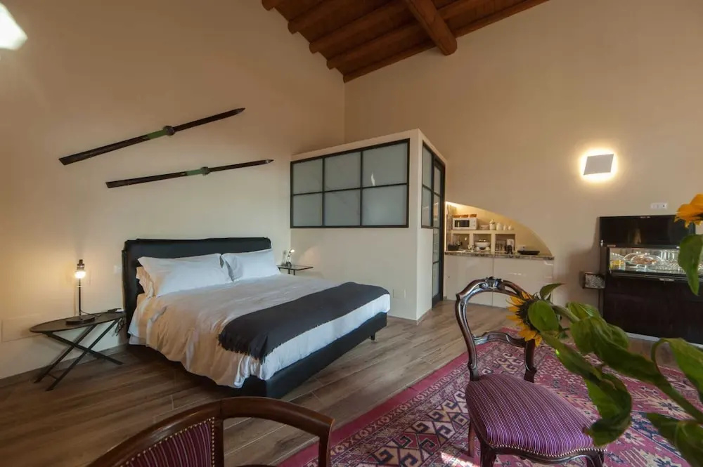 Double Studio (full double bed)
