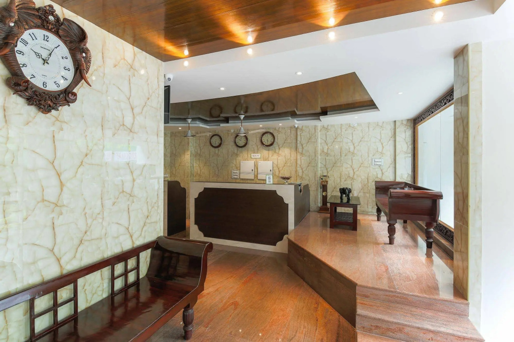 Lobby & Reception