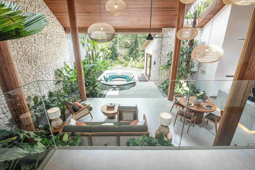 Luxury 2BR Retreat Jungle View, Near Ubud Center