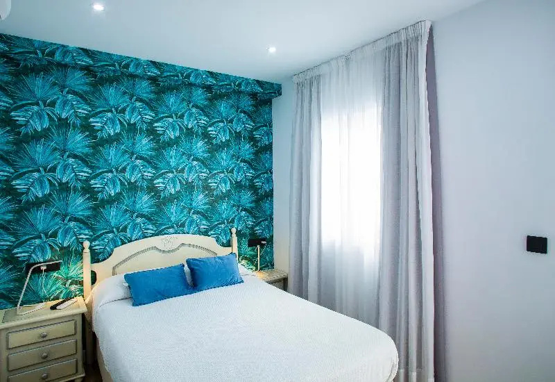 Deluxe Double room (full double bed)