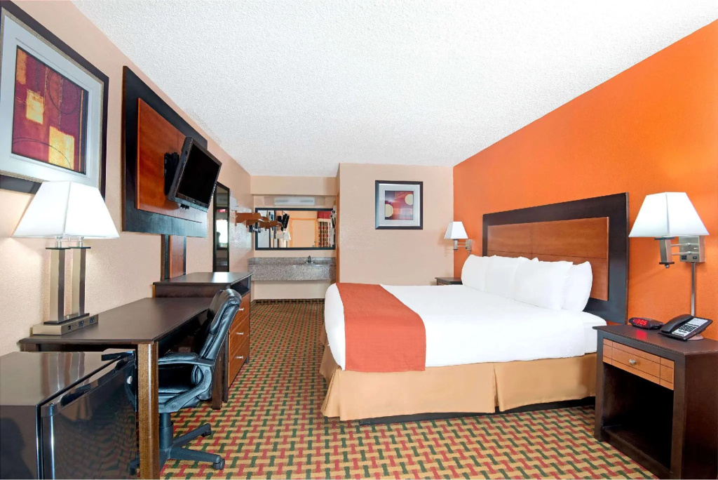 Standard Double room (full double bed)