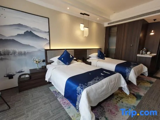 Deluxe Double room twin beds