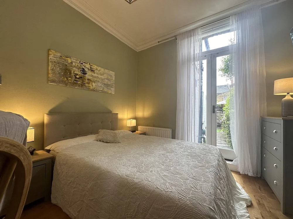 House - Sleeps 4 - Garden - Pets Ok - Parking — фото