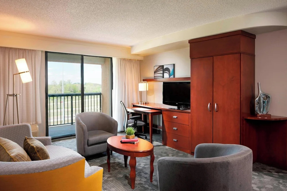2 Bedrooms Double Suite full double bed