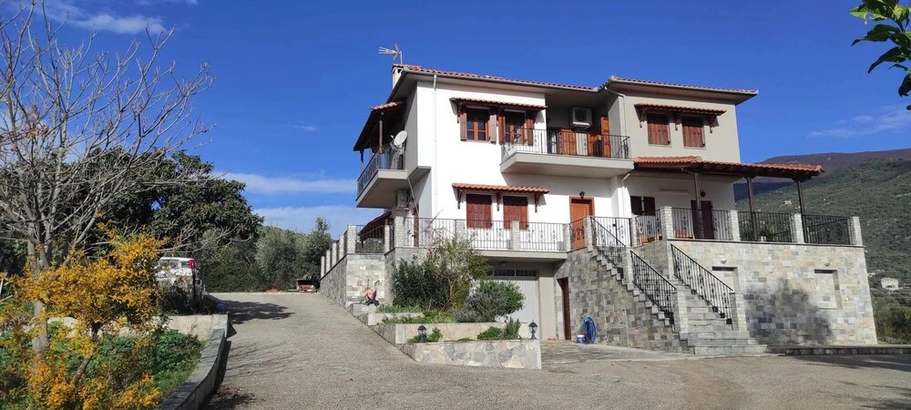 Gorgeous 3 bedrooms Apartment in Pilio