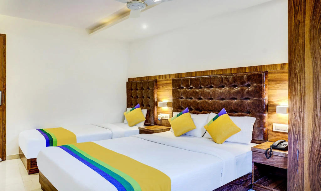 Standard Double room (full double bed)