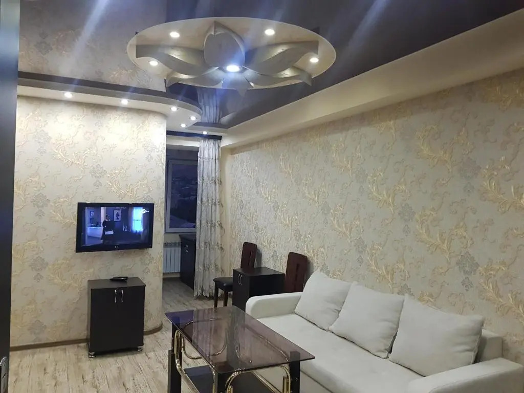 Luxury Apartment-3 in the Center of Yerevan, Safaryans Family - фото 2