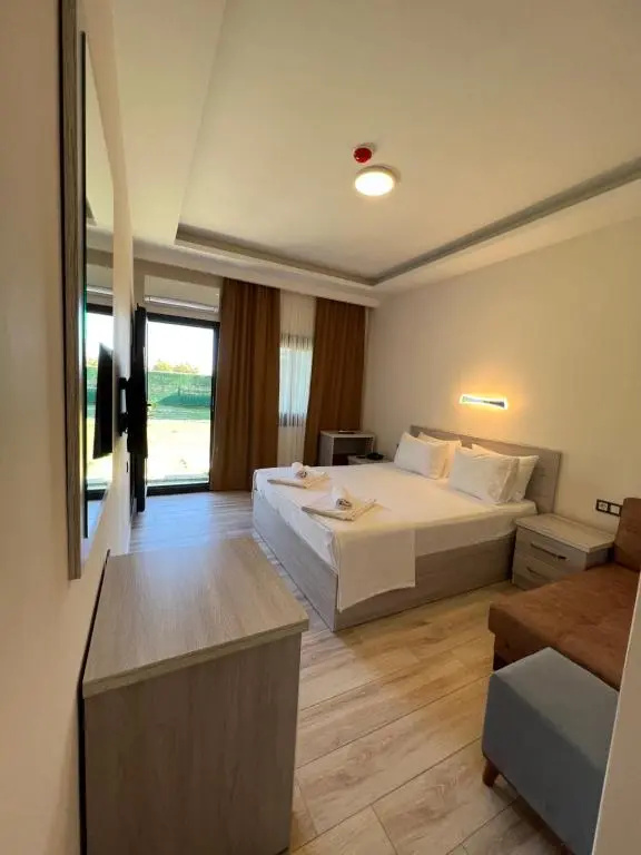 Standard Double room with garden view (full double bed)