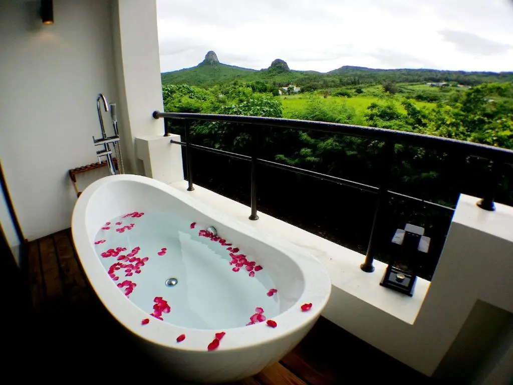 Standard Quadruple room with mountain view