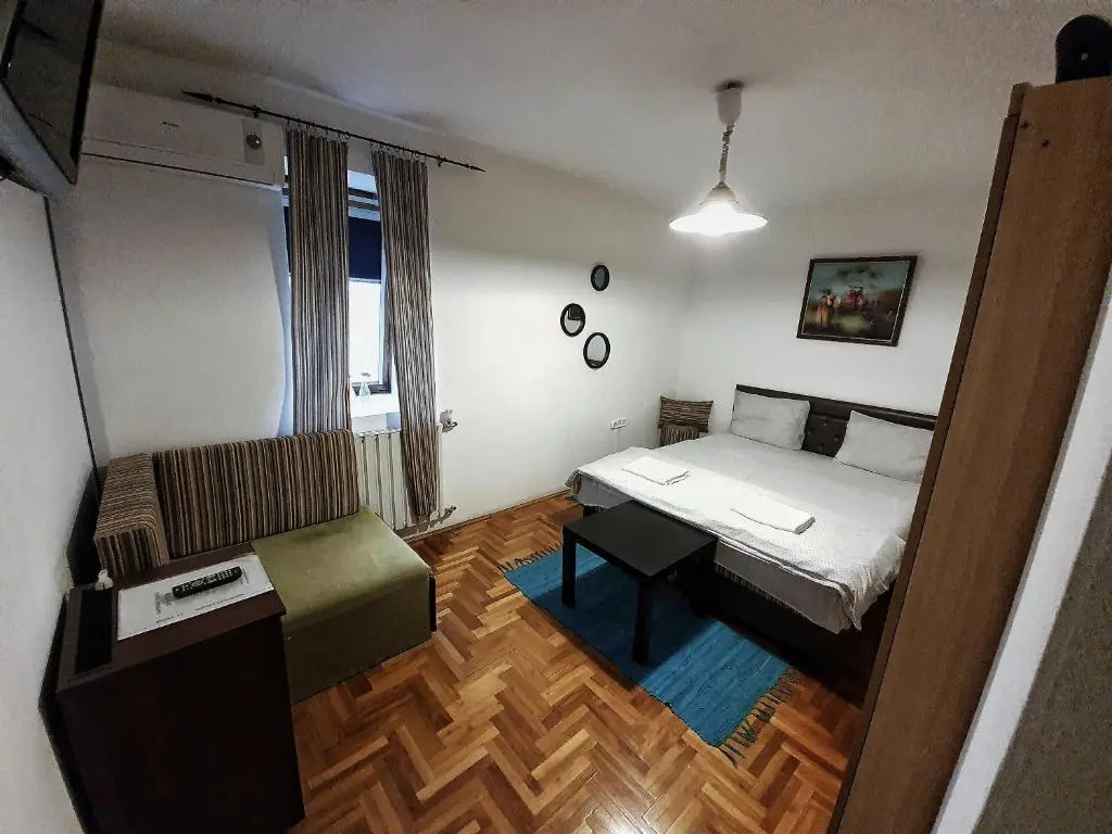 Napsugár Panzió és Kávézó - фото 9