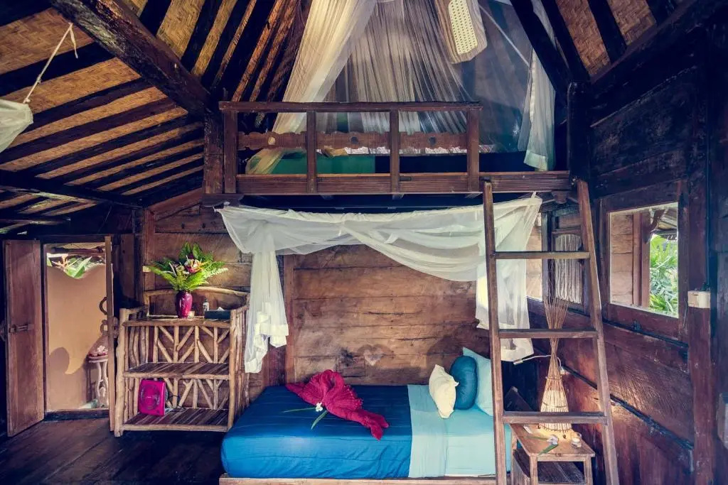 Standard Triple room with garden view