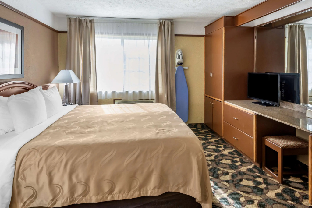 Double Suite (full double bed)
