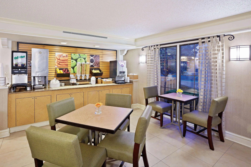 Food & Beverage