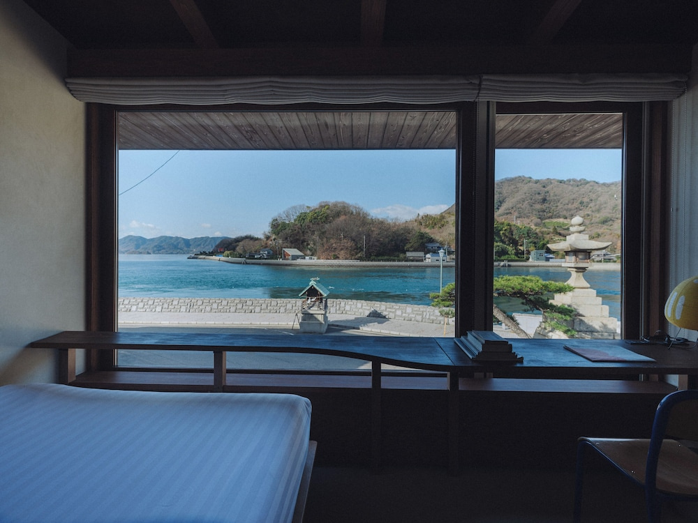 Standard Double room with sea view (full double bed)