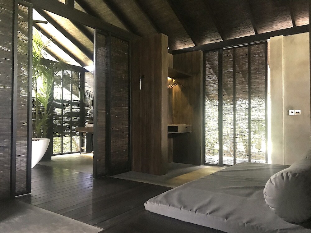 Kaju Green Eco Lodges Hotel