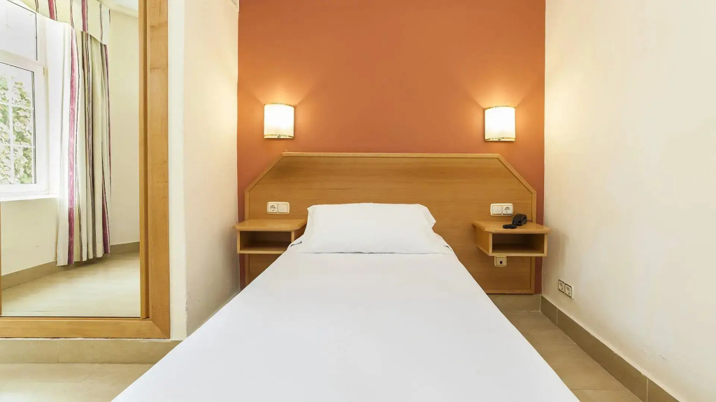 Globales Reina Cristina - Chambres
