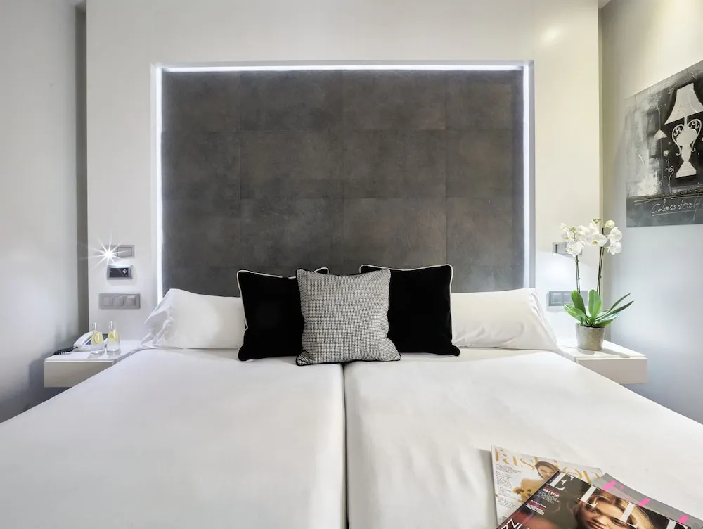Superior Aduana Double room (full double bed)