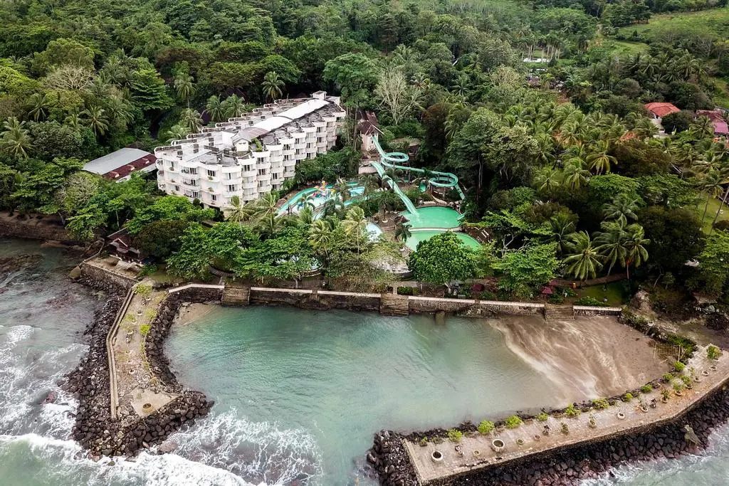 Beach & Waterfront
