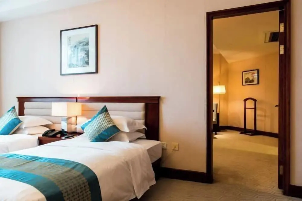 Royal Plaza Hotel