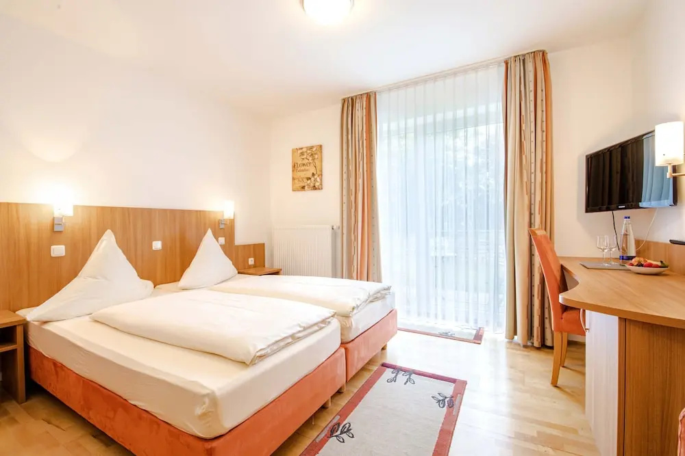 Comfort Double room with balcony (full double bed)
