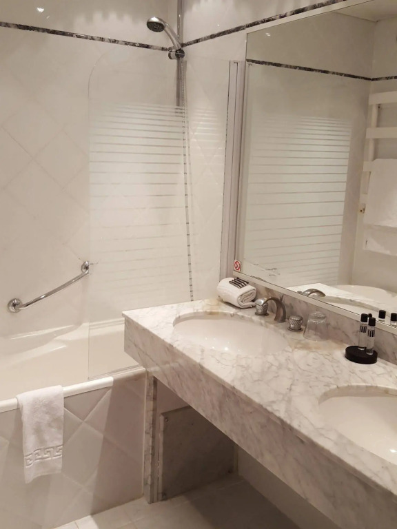 Hôtel des Augustins by null