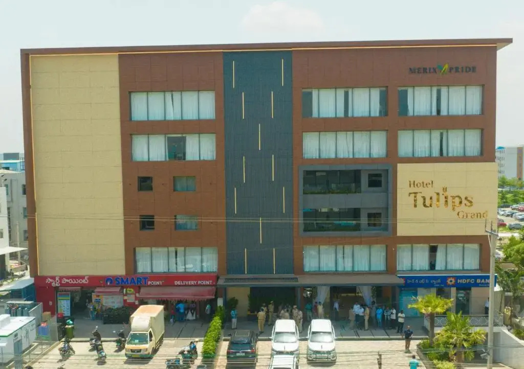 Hotel Tulips Grand