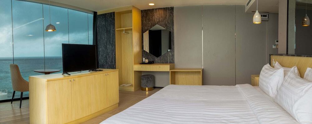 Swarn By Hawks Hotels (Ex. Clarks Exotica Kamadhoo Maldives)