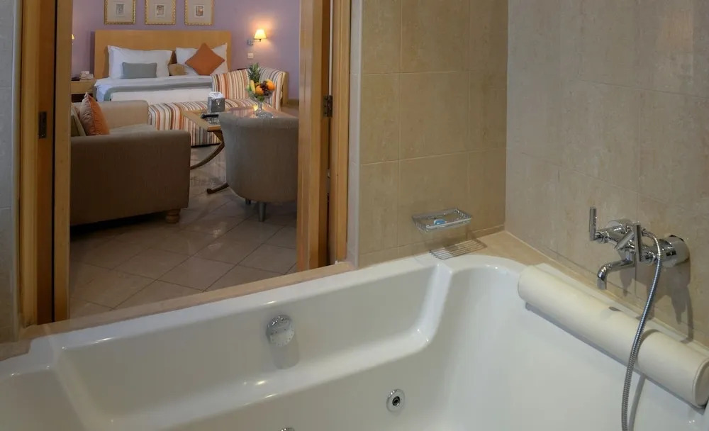 Seashell Julaia Hotel and Resort - фото 9