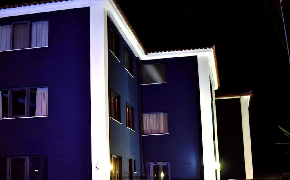 CHROMA Lodge Pikermi