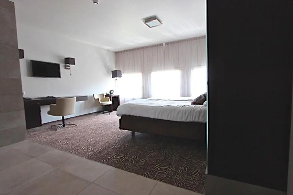 Golden Tulip West Ende - Chambres