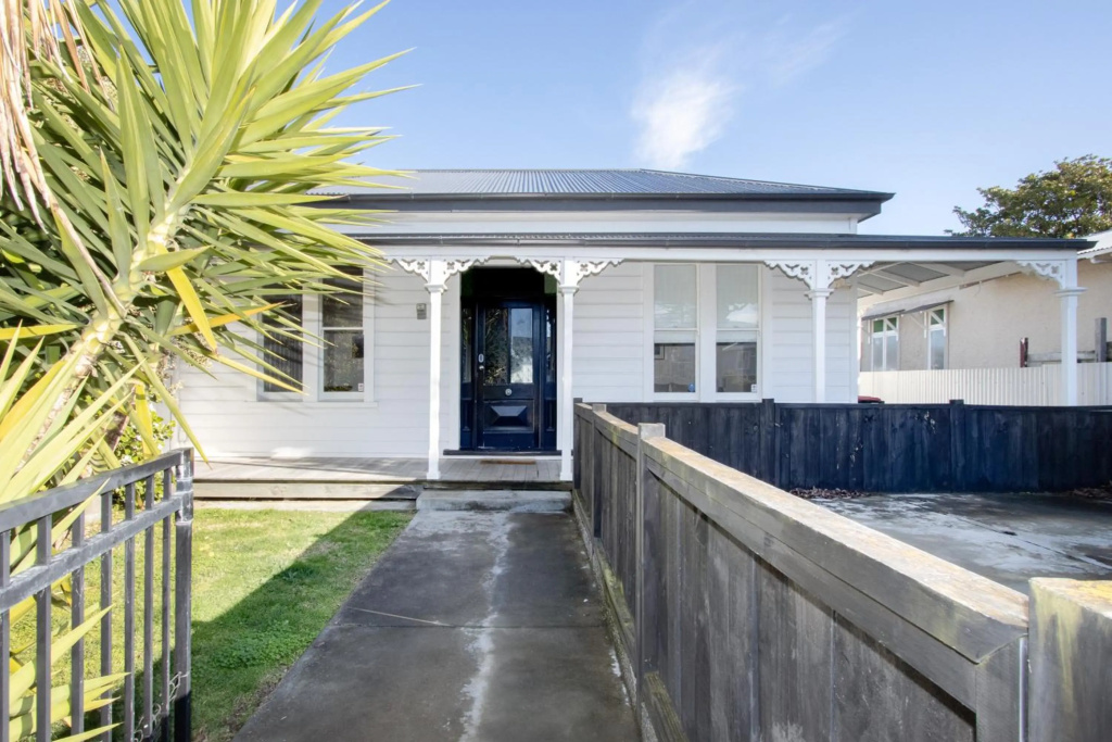Coastal Villa - Napier Holiday Home