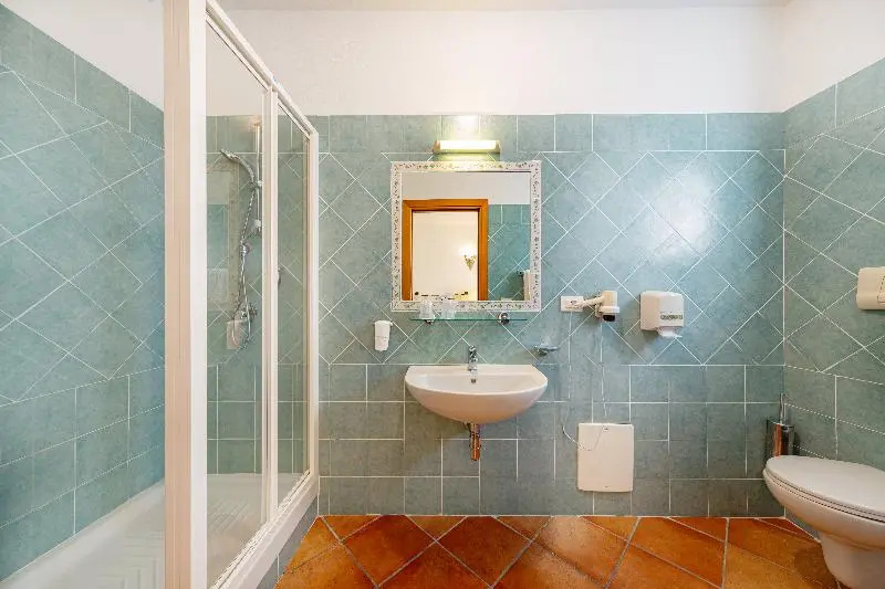 Standard Double room with balcony (full double bed)