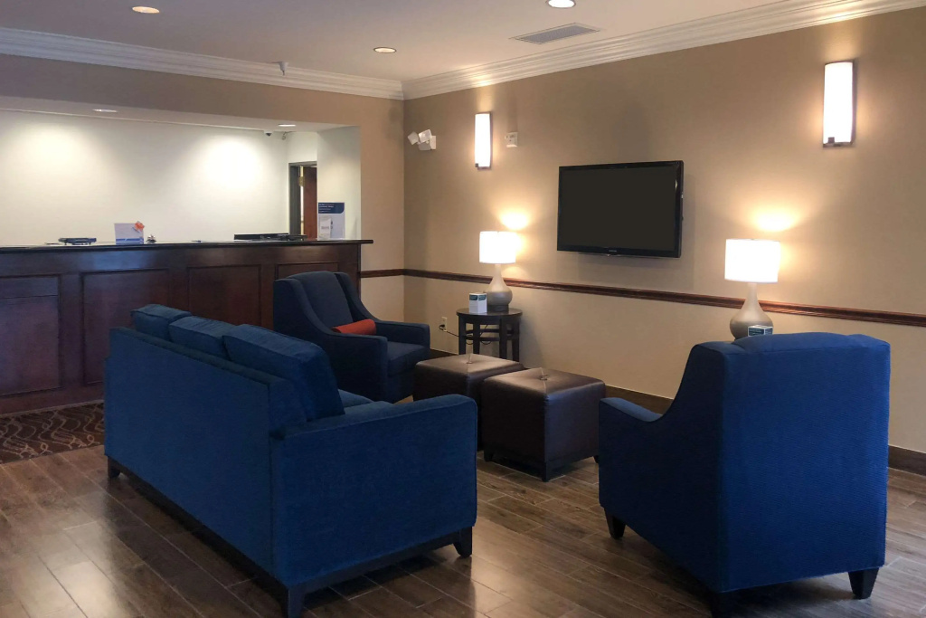 Lobby & Reception