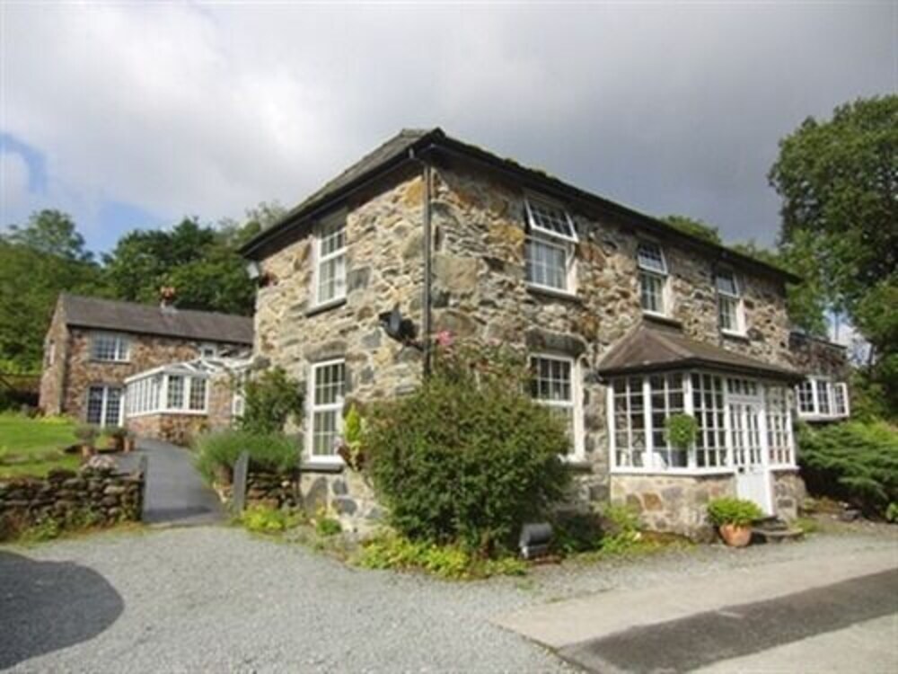 Sygun Fawr Hotel by null